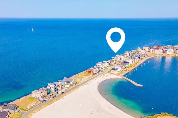 Bestlage Auf der Ostsee Luftbildaufnahme Lage Penthouse Blue Sky direkt an der Ostsee und nahe der Badebucht