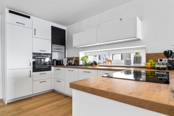 Vollausgestattete Küche mit Tresen Vollausgestattete Küche mit Tresen - Blue Sea