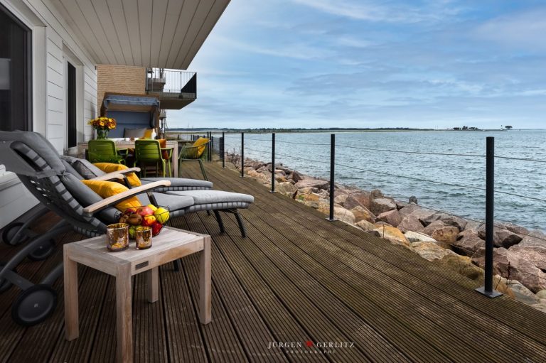 Terrasse oder Balkon direkt am Wasser